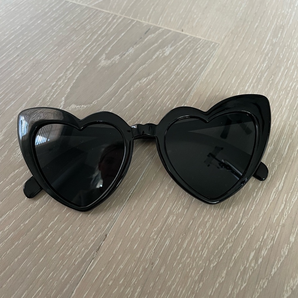 Heart-Shaped Black‎ Sunglasses Girls Women’s Glamour Bachelorette Vacation NEW